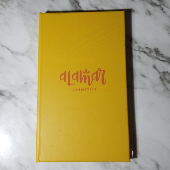 ALAMAR REINA DEL CARIBE EYESHADOW PALETTE - Picture 2 of 3